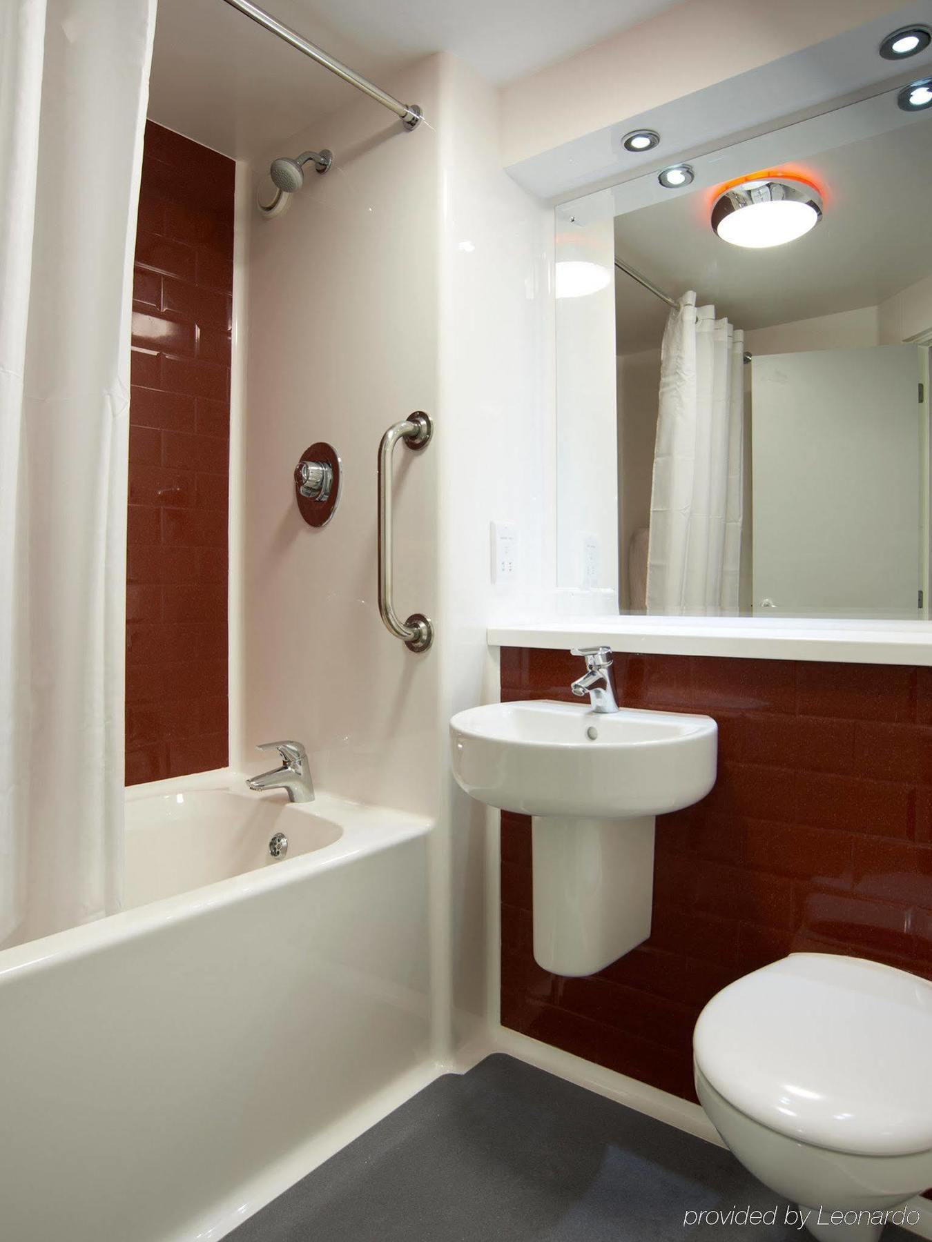 Travelodge London Woolwich Exteriér fotografie